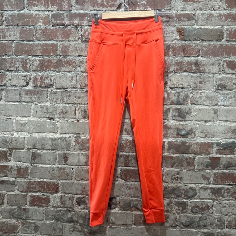 NWT Halara Softlyzero Plush High Waisted Drawstring Joggers in Tigerlily Size XS - Picture 7 of 10